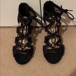 Lace up black heel